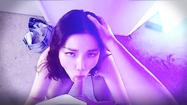你梦中的亚洲性感女孩NicoLove-穿着制服网袜装酒店约炮